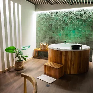 4* Hotell Black Tower Premium